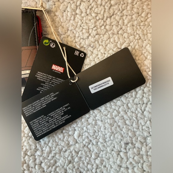 Loungefly Marvel Thor love and thunder glows in dark wallet NWT - Picture 6 of 7